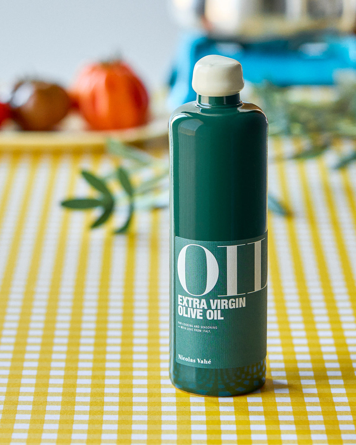 Virgin olive oil, Extra, Italy, 500 ml in  präsentiert im Onlineshop von KAQTU Design AG. Lebensmittel ist von Nicolas Vahé