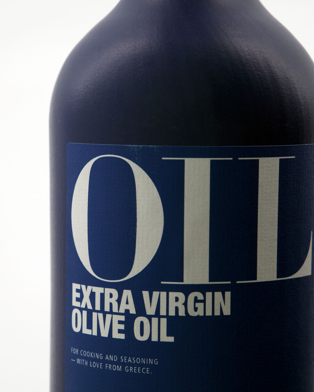 Exquisites, griechisches Olivenöl extra vergine in stilvoller 500 ml Flasche von Nicolas Vahé, perfekt für Gourmetgerichte und Dressings.