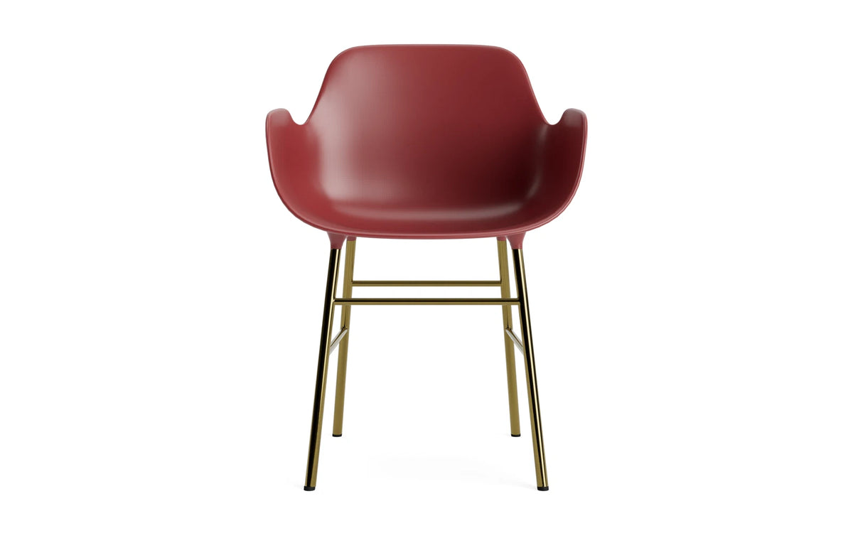 Form Armlehnstuhl in Rot präsentiert im Onlineshop von KAQTU Design AG. Stuhl mit Armlehne ist von Normann Copenhagen