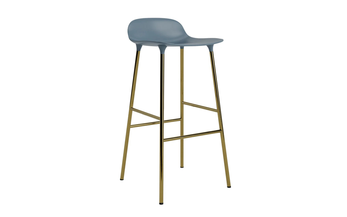 Form Barhocker in Blau präsentiert im Onlineshop von KAQTU Design AG. Barstuhl ist von Normann Copenhagen