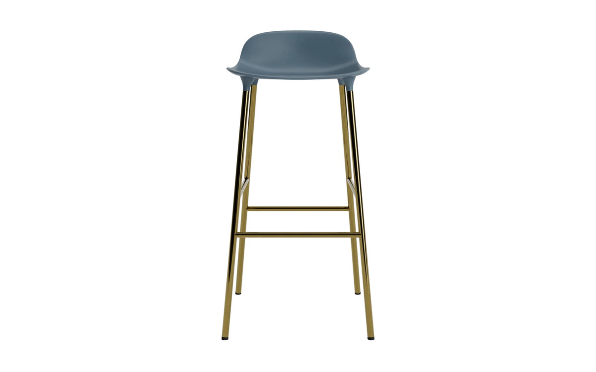 Form Barhocker in Blau präsentiert im Onlineshop von KAQTU Design AG. Barstuhl ist von Normann Copenhagen