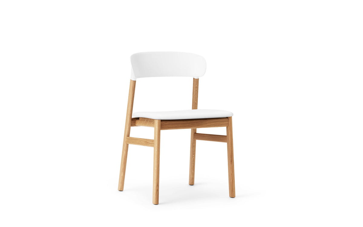 Herit Stuhl in Spectrum Leder weiss präsentiert im Onlineshop von KAQTU Design AG. Stuhl ist von Normann Copenhagen