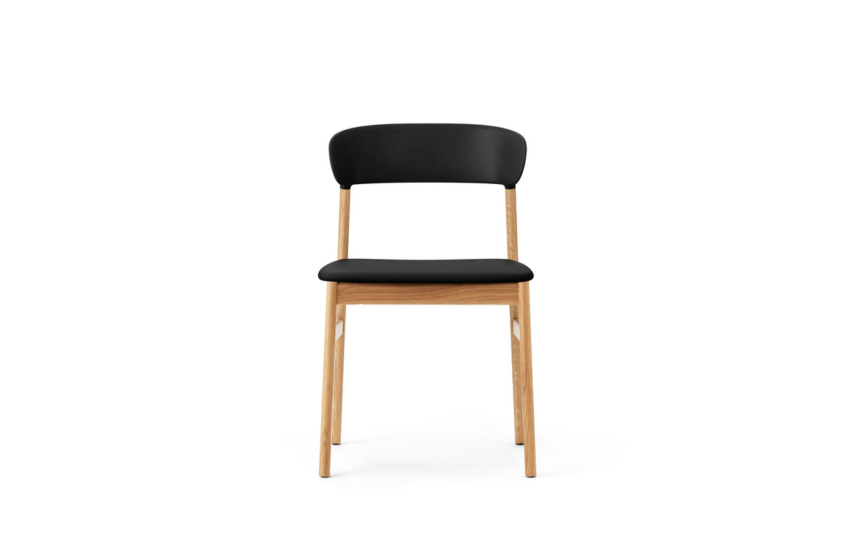 Herit Stuhl in Spectrum Leder schwarz präsentiert im Onlineshop von KAQTU Design AG. Stuhl ist von Normann Copenhagen