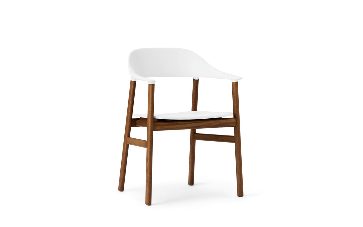 Herit Armlehnstuhl in  präsentiert im Onlineshop von KAQTU Design AG. Stuhl mit Armlehne ist von Normann Copenhagen