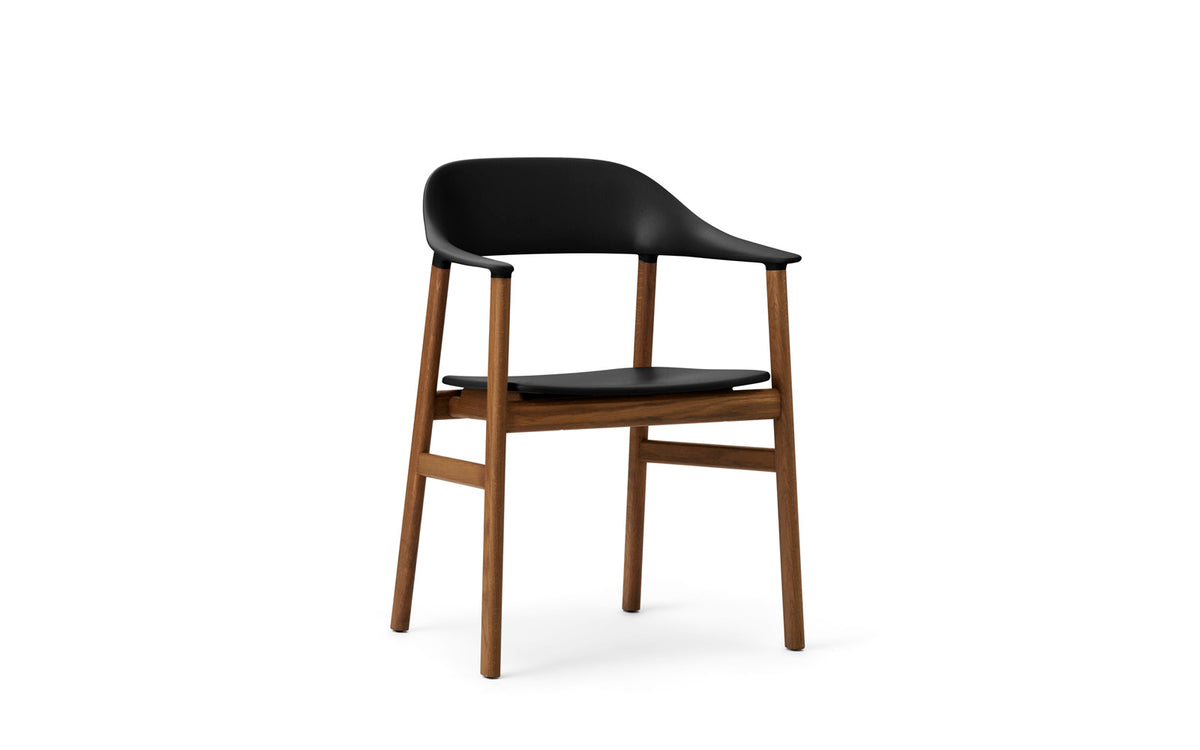Herit Armlehnstuhl in  präsentiert im Onlineshop von KAQTU Design AG. Stuhl mit Armlehne ist von Normann Copenhagen