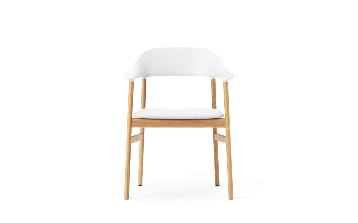 Herit Stuhl mit Armlehnen in  präsentiert im Onlineshop von KAQTU Design AG. Stuhl mit Armlehne ist von Normann Copenhagen