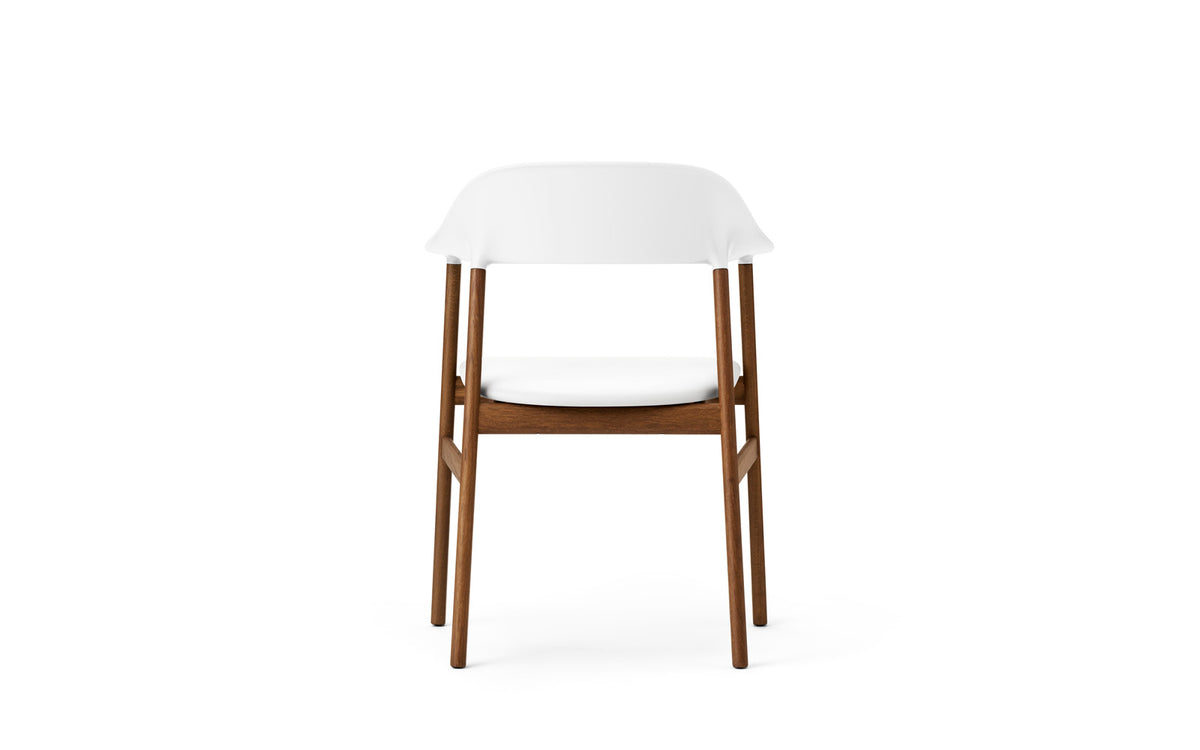 Herit Stuhl mit Armlehnen in  präsentiert im Onlineshop von KAQTU Design AG. Stuhl mit Armlehne ist von Normann Copenhagen