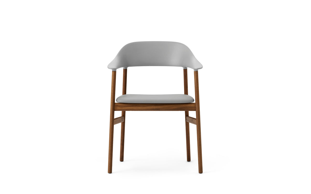 Herit Stuhl mit Armlehnen in  präsentiert im Onlineshop von KAQTU Design AG. Stuhl mit Armlehne ist von Normann Copenhagen