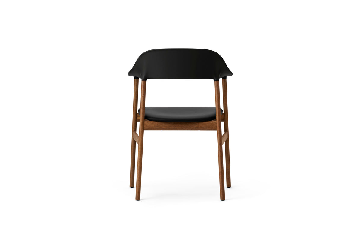 Herit Stuhl mit Armlehnen in  präsentiert im Onlineshop von KAQTU Design AG. Stuhl mit Armlehne ist von Normann Copenhagen