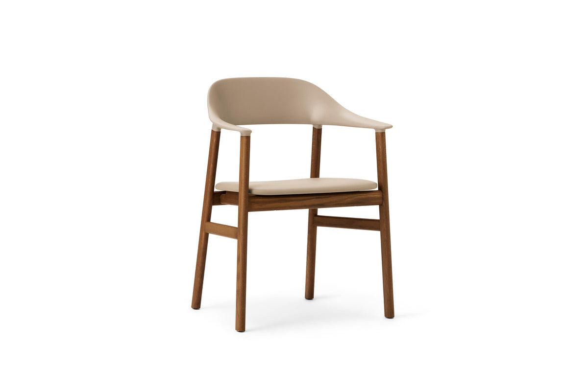 Herit Stuhl mit Armlehnen in  präsentiert im Onlineshop von KAQTU Design AG. Stuhl mit Armlehne ist von Normann Copenhagen