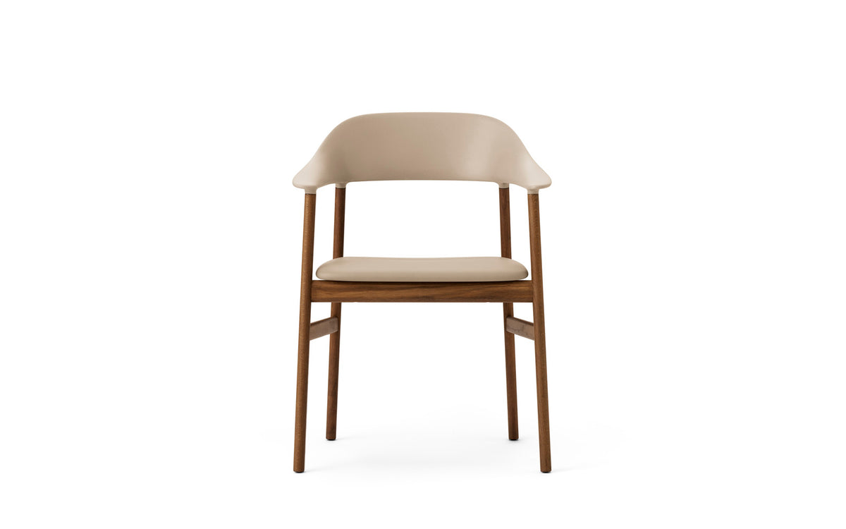 Herit Stuhl mit Armlehnen in  präsentiert im Onlineshop von KAQTU Design AG. Stuhl mit Armlehne ist von Normann Copenhagen