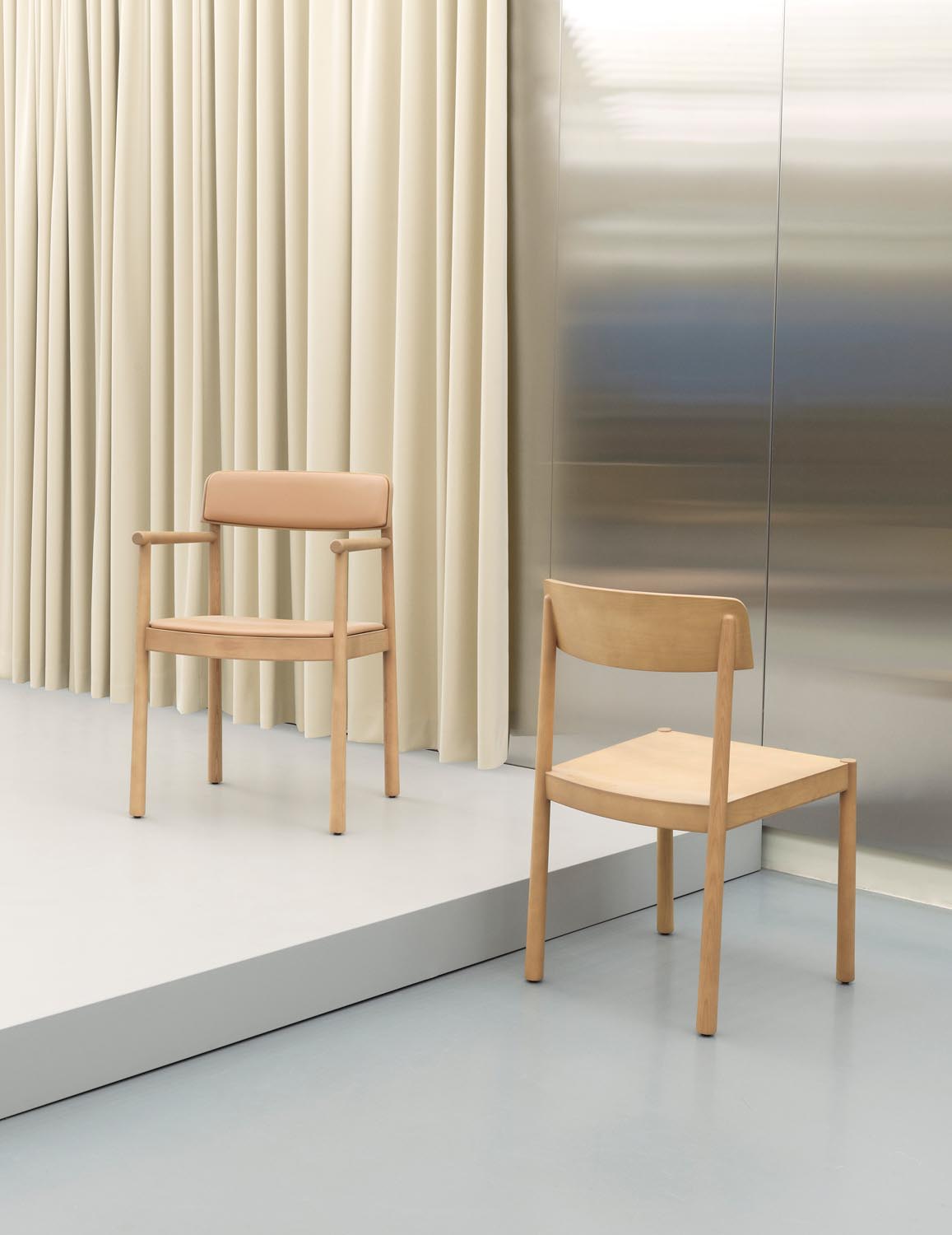 Timb Lehnstuhl gepolstert, Tan/ Camel Leder in Tan/ Camel präsentiert im Onlineshop von KAQTU Design AG. Stuhl mit Armlehne ist von Normann Copenhagen
