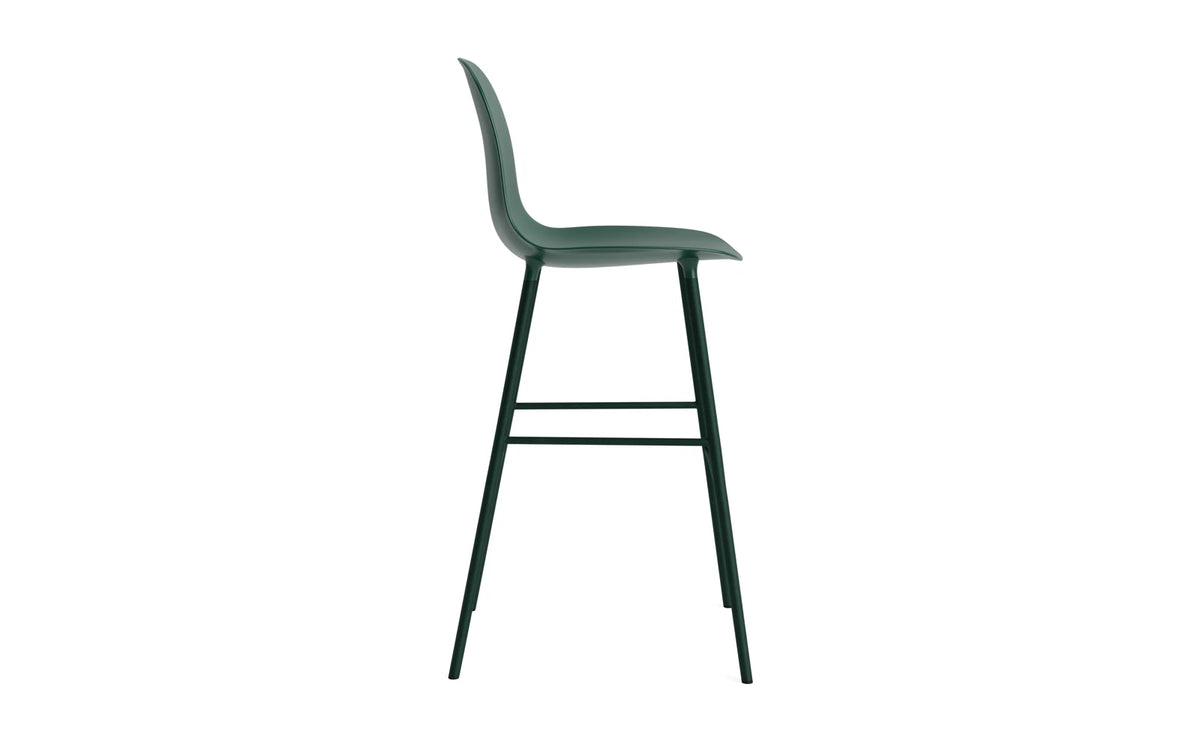 Form Barstuhl in Green präsentiert im Onlineshop von KAQTU Design AG. Barstuhl ist von Normann Copenhagen