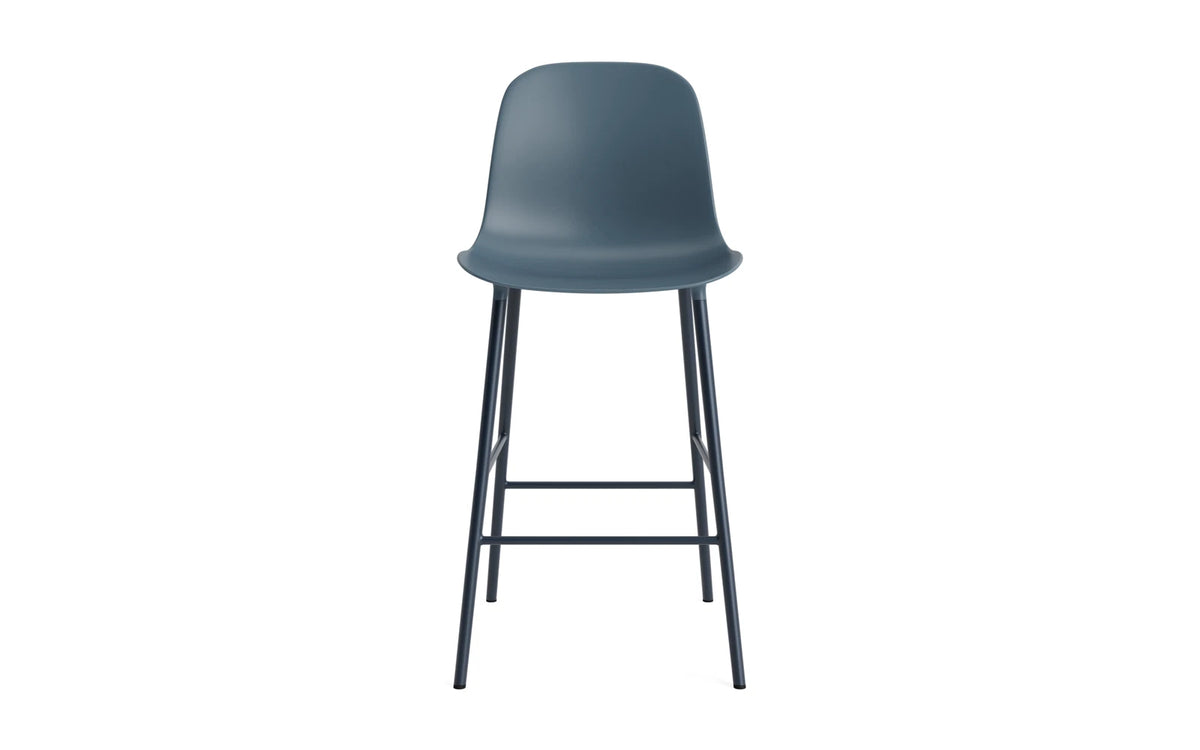 Form Barstuhl in Blau präsentiert im Onlineshop von KAQTU Design AG. Barstuhl ist von Normann Copenhagen