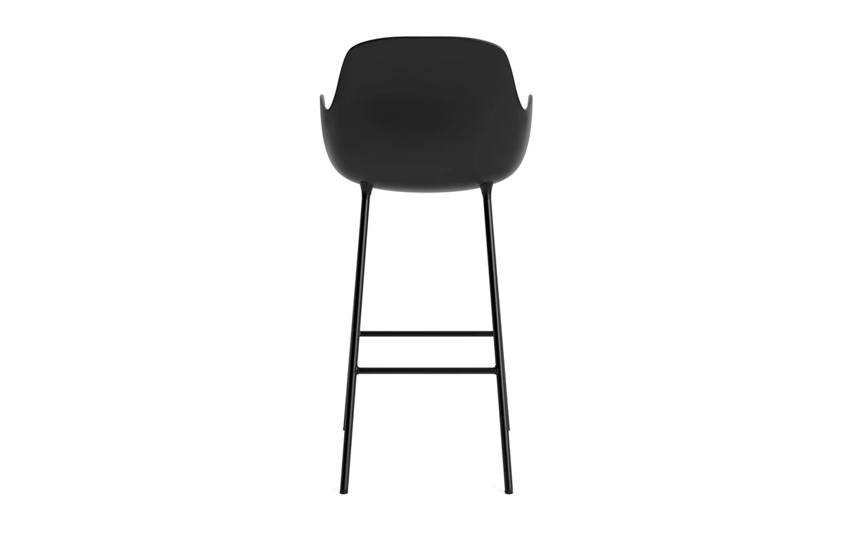 Form Barstuhl mit Armlehne 75 cm Stahl/ Schwarz in Schwarz präsentiert im Onlineshop von KAQTU Design AG. Barstuhl ist von Normann Copenhagen