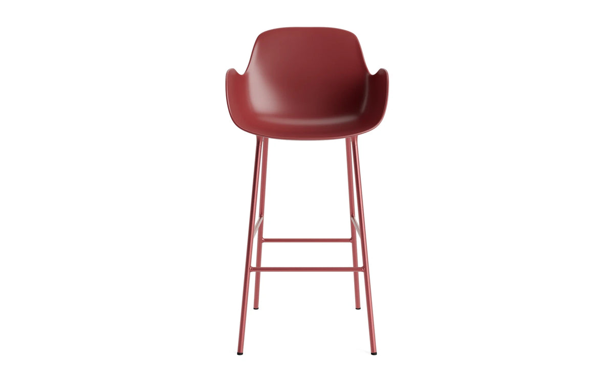 Form Barstuhl mit Armlehne in Rot präsentiert im Onlineshop von KAQTU Design AG. Barstuhl mit Armlehne ist von Normann Copenhagen