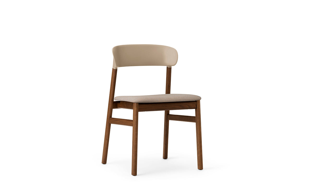 Herit Stuhl gepolstert in Remix sand präsentiert im Onlineshop von KAQTU Design AG. Stuhl ist von Normann Copenhagen