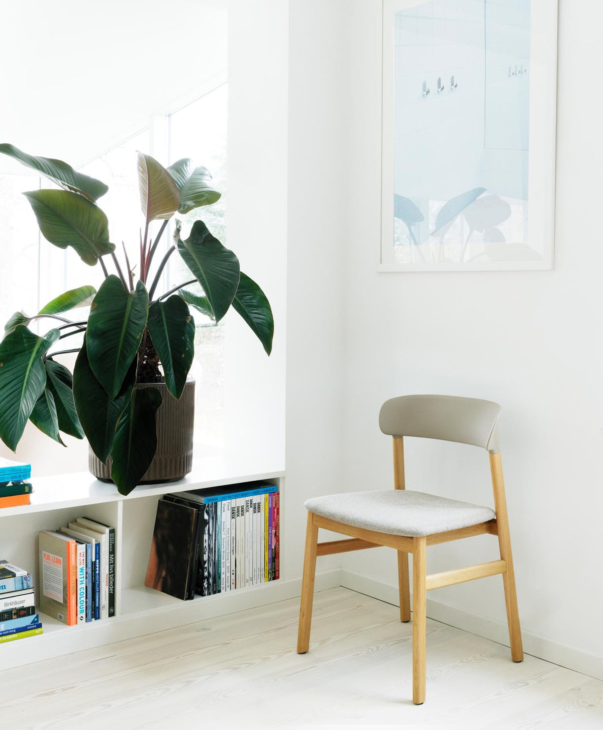 Herit Stuhl gepolstert in Remix weiß präsentiert im Onlineshop von KAQTU Design AG. Stuhl ist von Normann Copenhagen