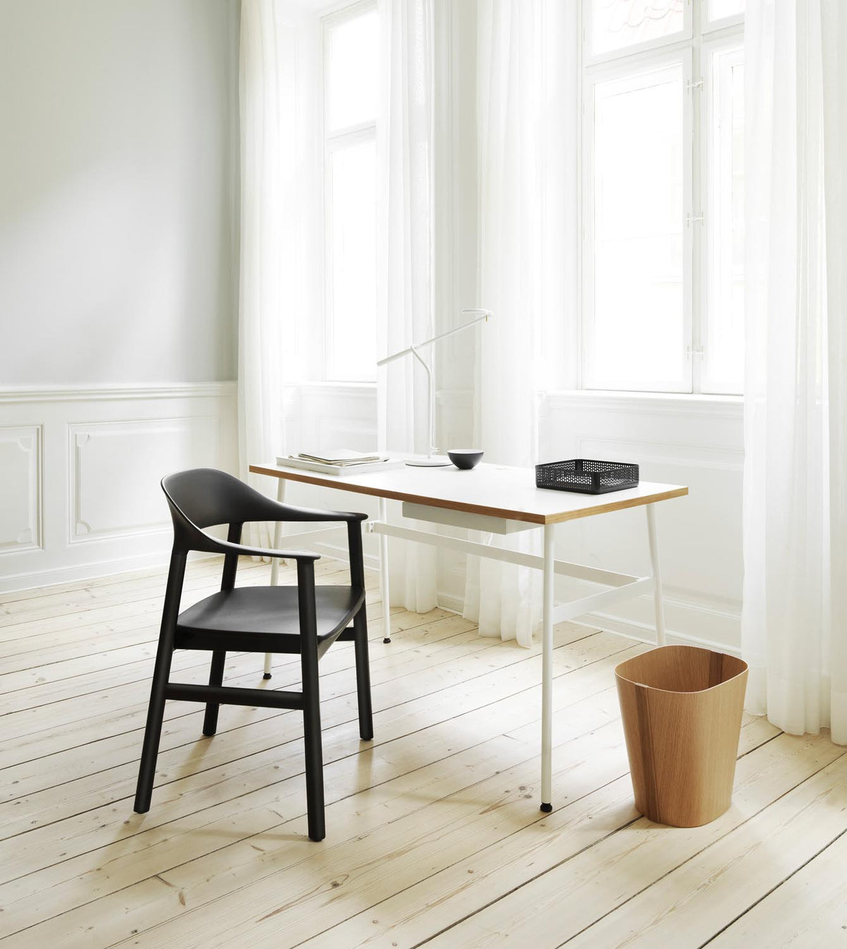 Tales of Wood Papierkorb in  präsentiert im Onlineshop von KAQTU Design AG. Papierkorb ist von Normann Copenhagen