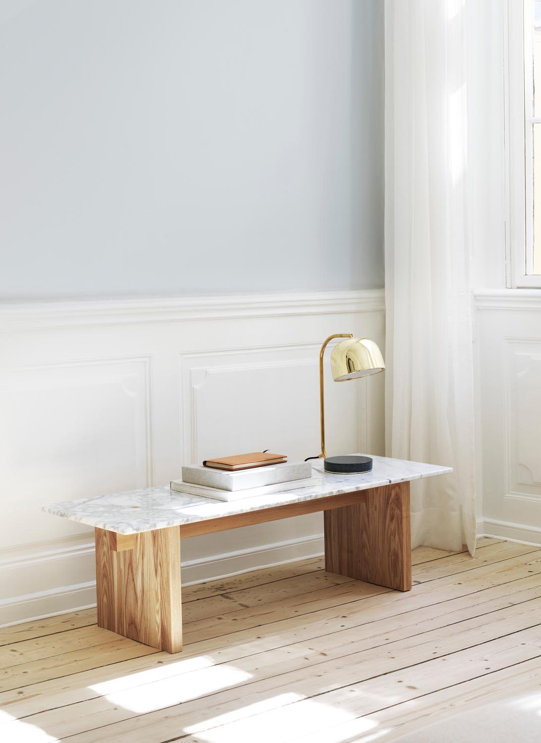 Grant Tischlampe EU in  präsentiert im Onlineshop von KAQTU Design AG. Tischleuchte ist von Normann Copenhagen