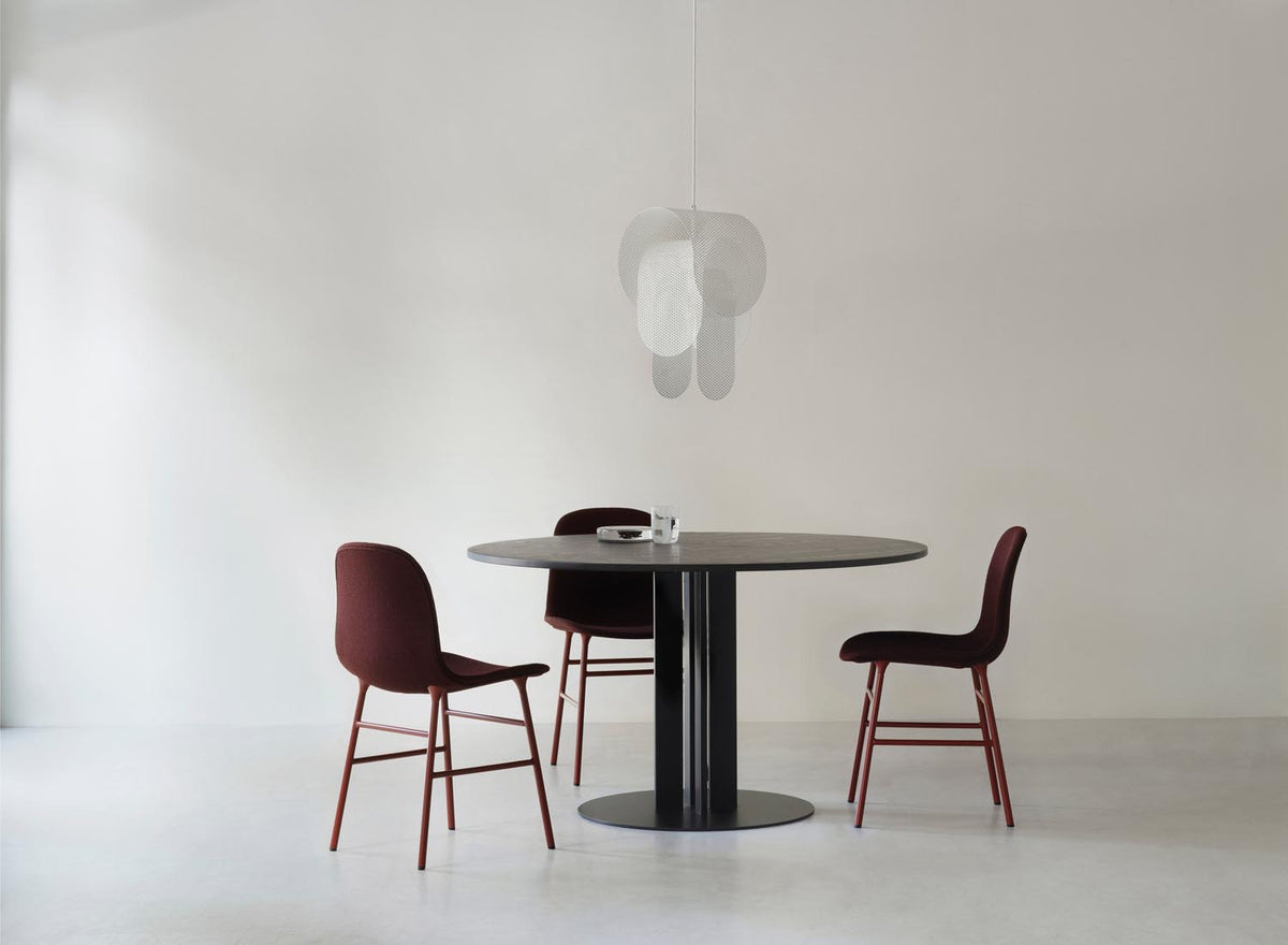 Superpose Leuchte Ø 30 cm EU Weiss in  präsentiert im Onlineshop von KAQTU Design AG. Pendelleuchte ist von Normann Copenhagen