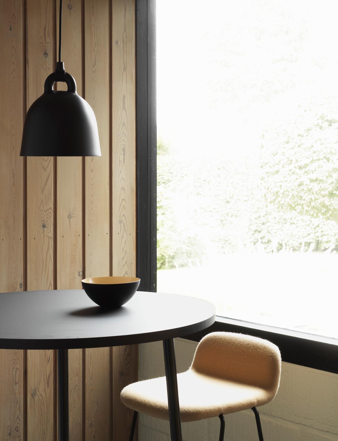 Bell Lampe x-klein EU in  präsentiert im Onlineshop von KAQTU Design AG. Pendelleuchte ist von Normann Copenhagen