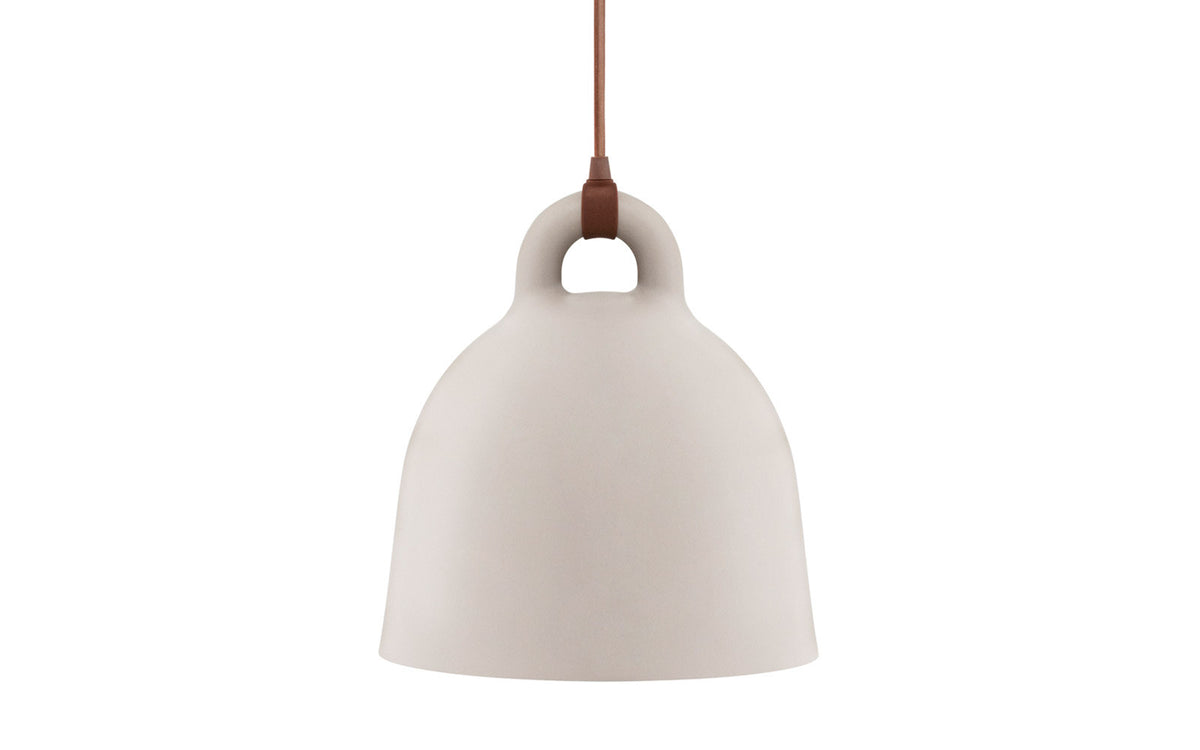 Bell Lampe gross EU in Sand präsentiert im Onlineshop von KAQTU Design AG. Pendelleuchte ist von Normann Copenhagen