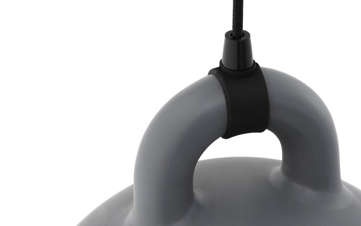 Bell Lampe gross EU  in  präsentiert im Onlineshop von KAQTU Design AG. Pendelleuchte ist von Normann Copenhagen