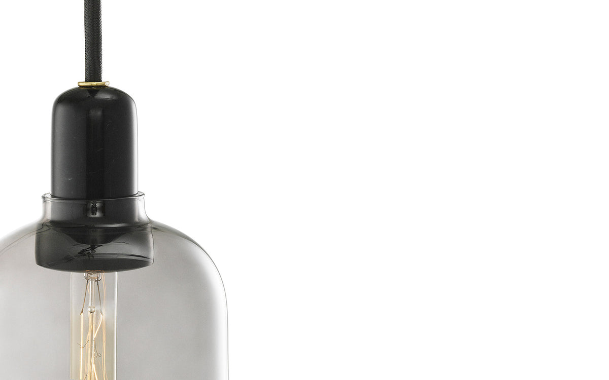 Amp Lampe gross EU in  präsentiert im Onlineshop von KAQTU Design AG. Pendelleuchte ist von Normann Copenhagen
