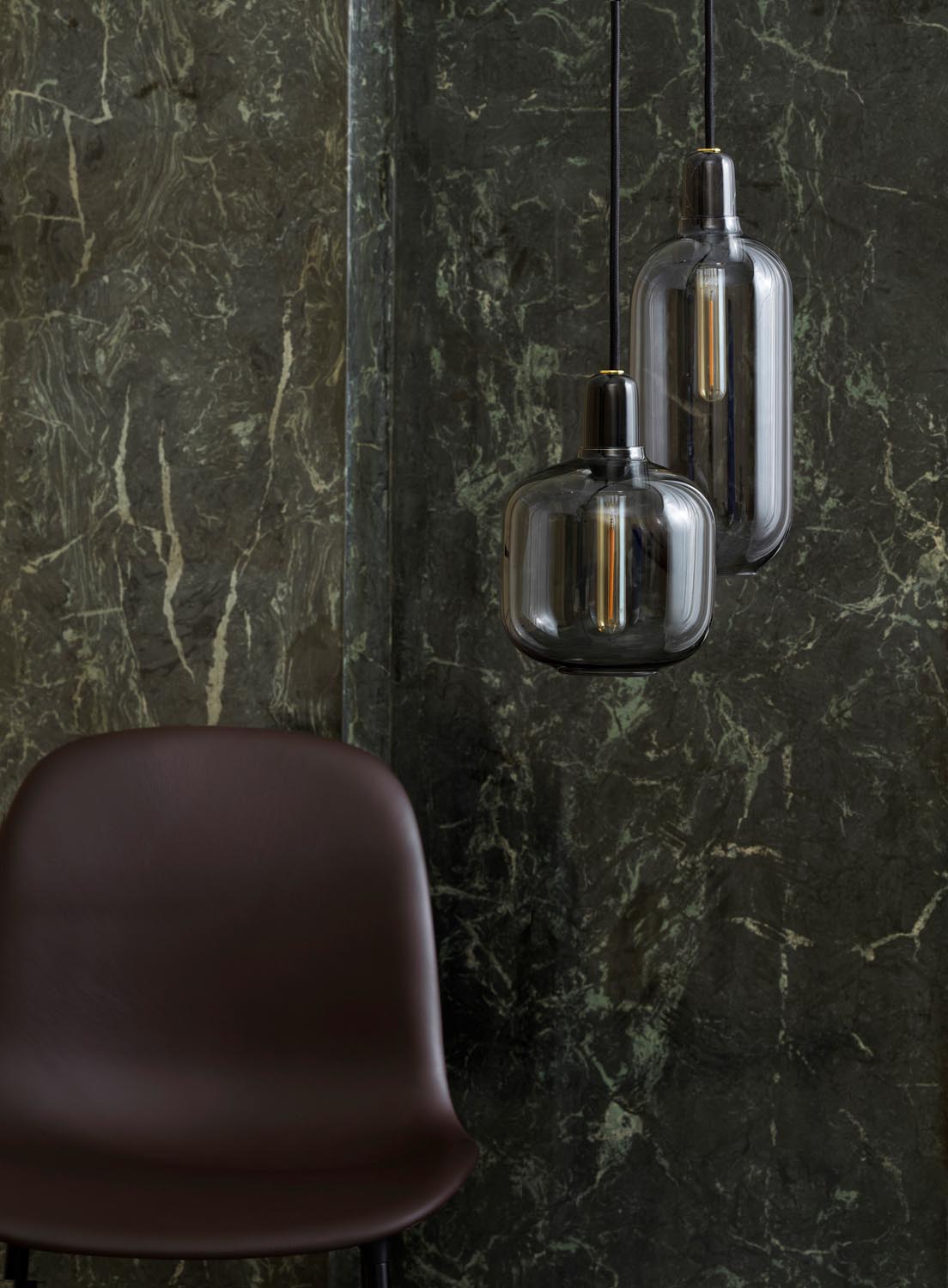 Amp Lampe gross EU in  präsentiert im Onlineshop von KAQTU Design AG. Pendelleuchte ist von Normann Copenhagen