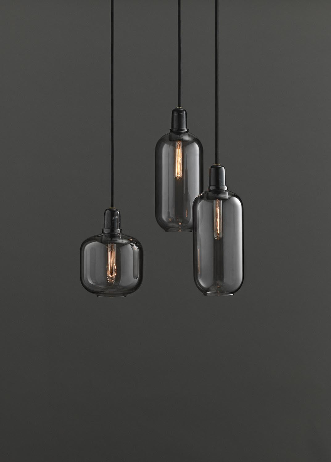 Amp Lampe gross EU in  präsentiert im Onlineshop von KAQTU Design AG. Pendelleuchte ist von Normann Copenhagen