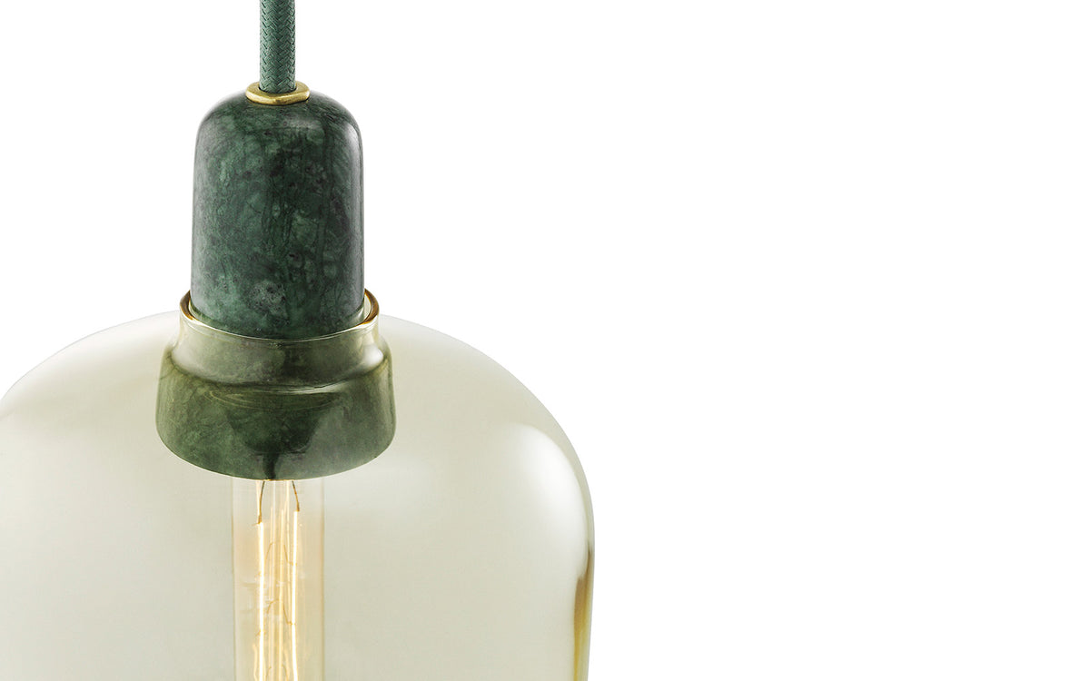 Amp Lampe gross EU in  präsentiert im Onlineshop von KAQTU Design AG. Pendelleuchte ist von Normann Copenhagen