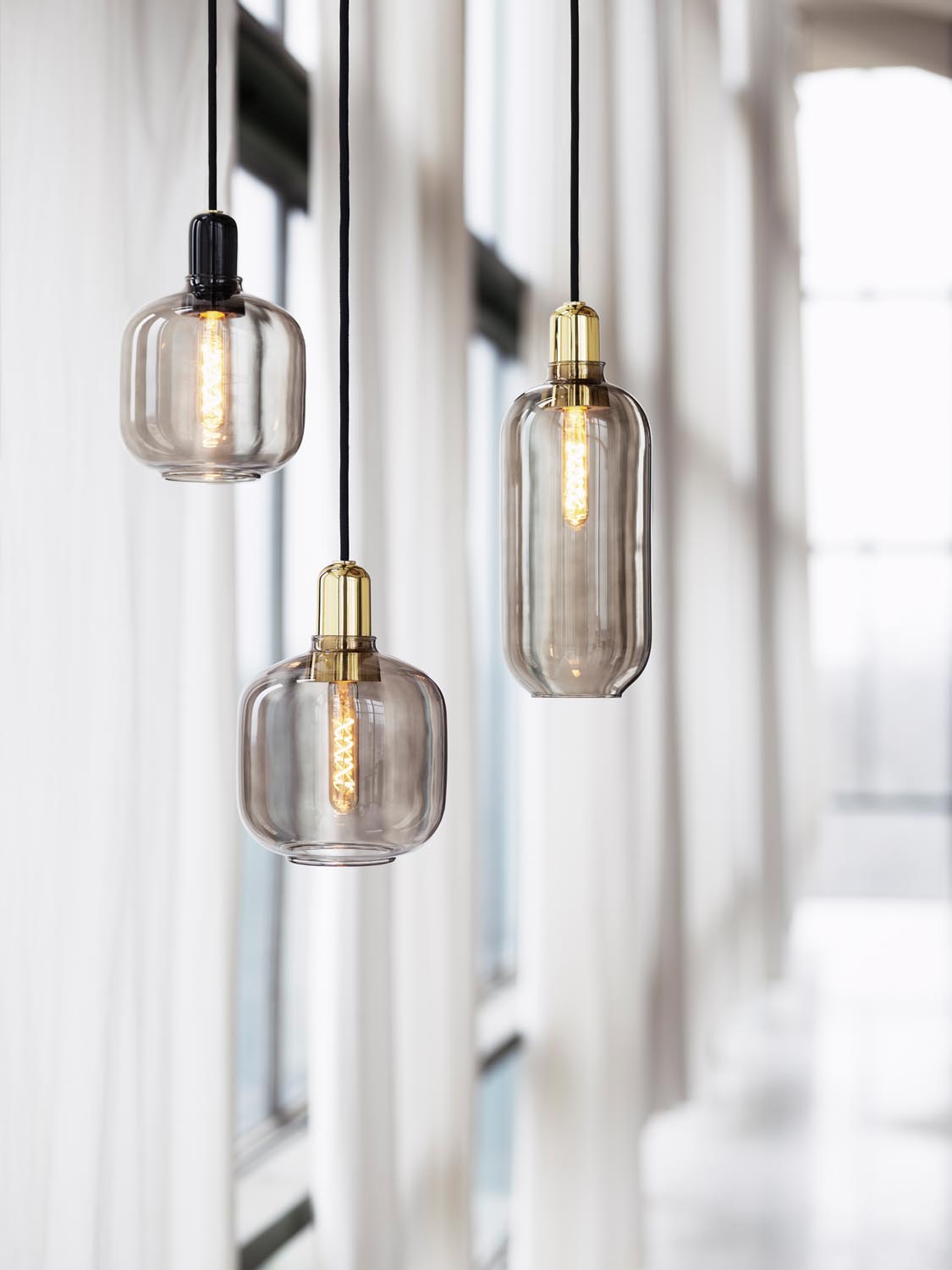 Amp Lampe gross EU in  präsentiert im Onlineshop von KAQTU Design AG. Pendelleuchte ist von Normann Copenhagen