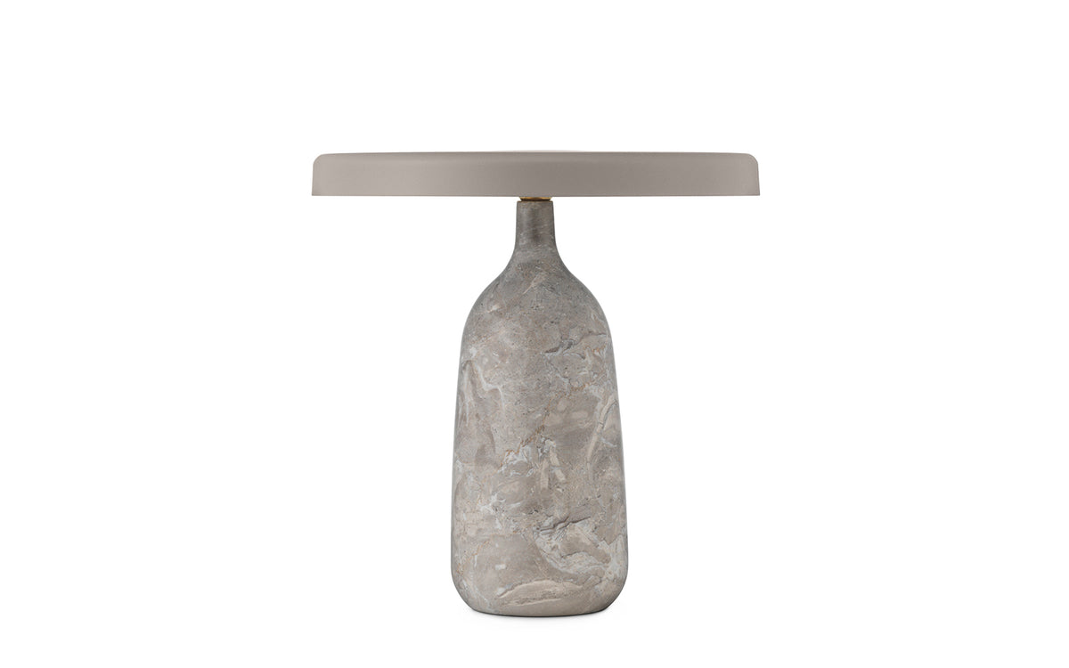 Eddy Tischlampe EU in  präsentiert im Onlineshop von KAQTU Design AG. Tischleuchte ist von Normann Copenhagen