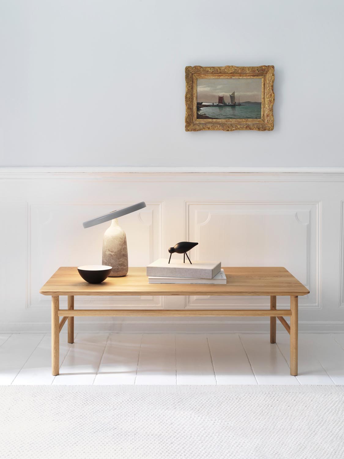 Eddy Tischlampe EU in Grau präsentiert im Onlineshop von KAQTU Design AG. Tischleuchte ist von Normann Copenhagen