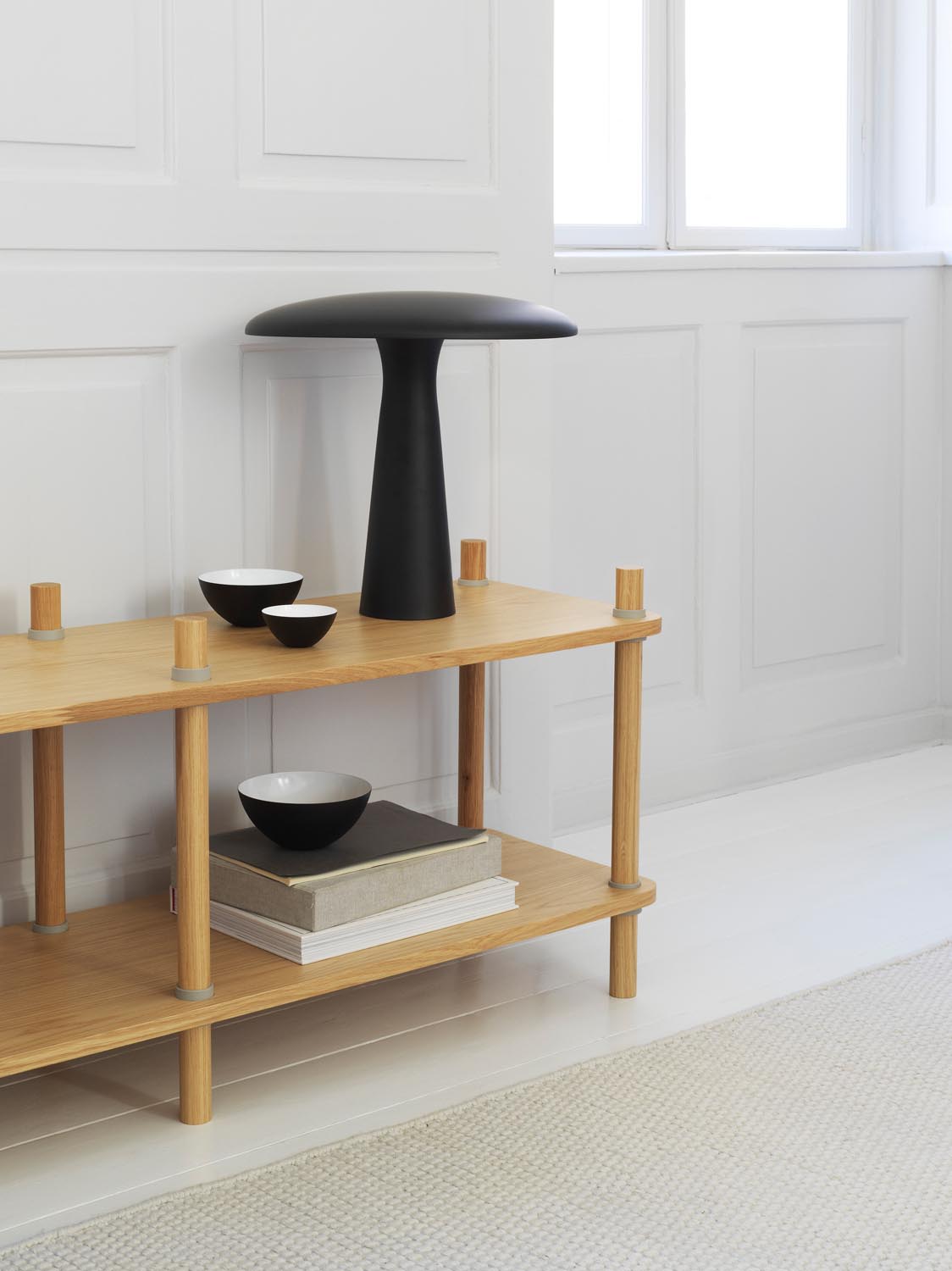Shelter Tischlampe EU in  präsentiert im Onlineshop von KAQTU Design AG. Tischleuchte ist von Normann Copenhagen