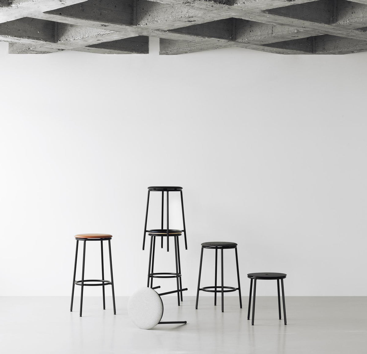 Circa Hocker in  präsentiert im Onlineshop von KAQTU Design AG. Hocker ist von Normann Copenhagen