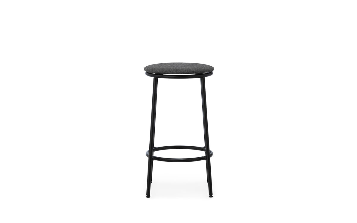 Circa Barhocker in MLF16 präsentiert im Onlineshop von KAQTU Design AG. Barhocker ist von Normann Copenhagen