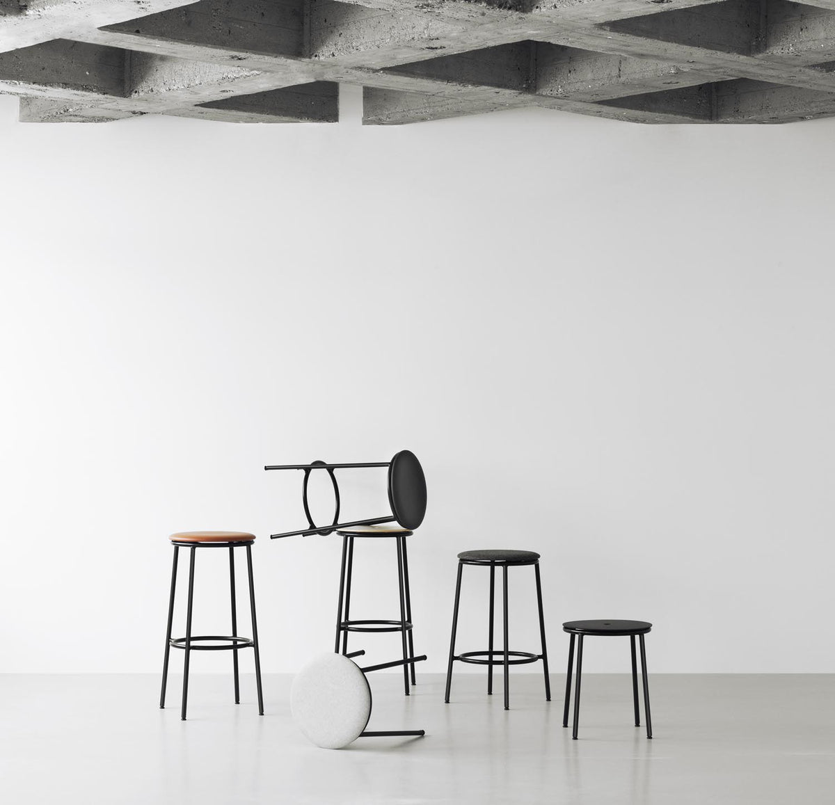 Circa Barhocker in Ultra 41599 präsentiert im Onlineshop von KAQTU Design AG. Barhocker ist von Normann Copenhagen
