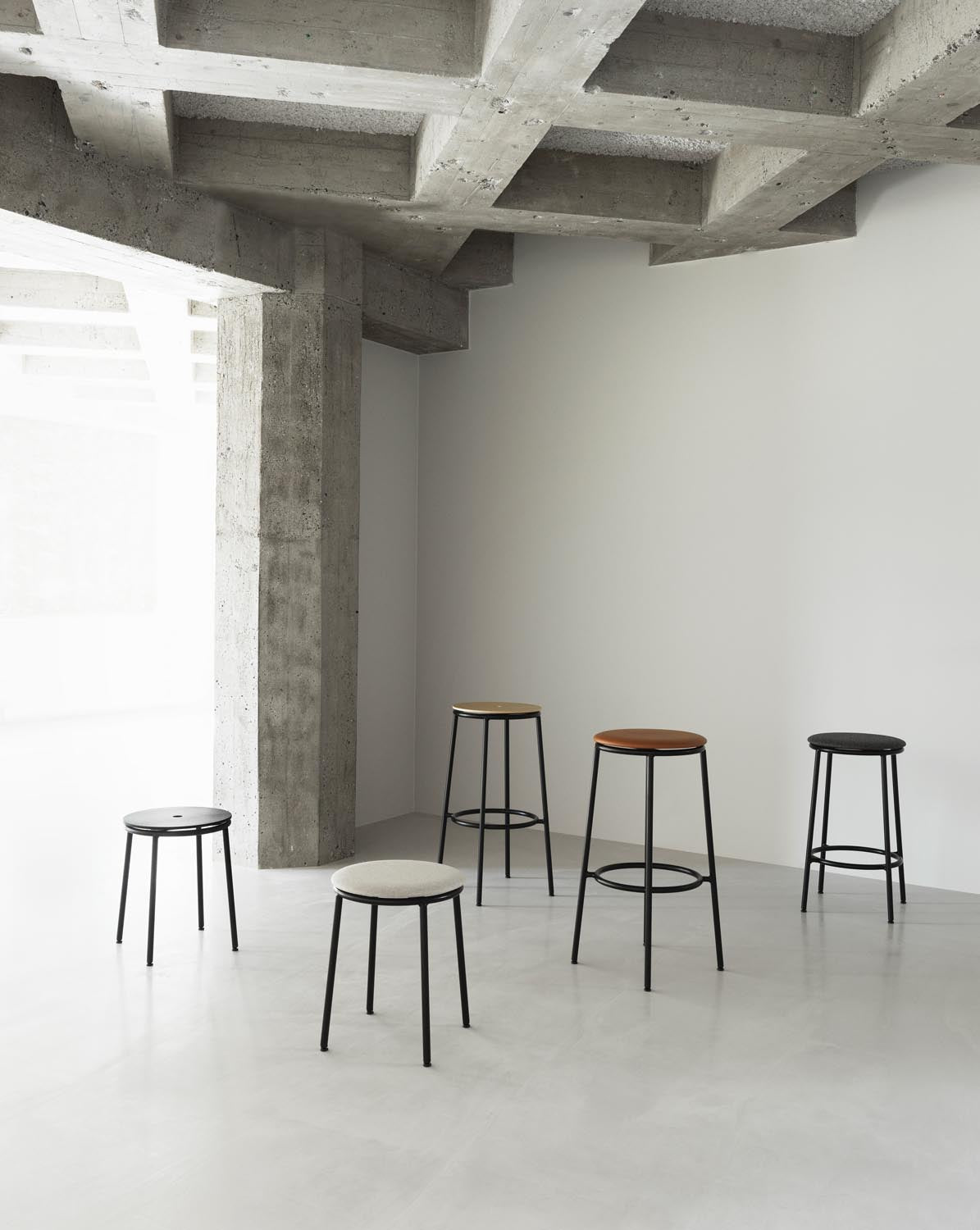 Circa Barhocker in Ultra 41574 präsentiert im Onlineshop von KAQTU Design AG. Barhocker ist von Normann Copenhagen