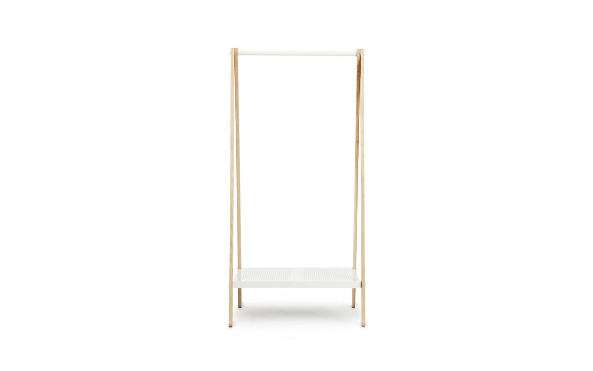 Toj Kleiderständer klein in Weiss präsentiert im Onlineshop von KAQTU Design AG. Kleiderständer ist von Normann Copenhagen