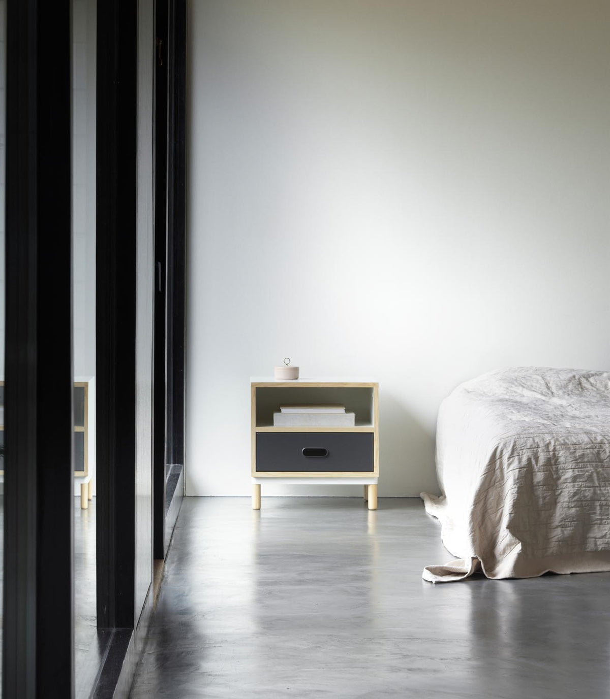 Kabino Kommode mit Schubladen Weiss in  präsentiert im Onlineshop von KAQTU Design AG. Kommode ist von Normann Copenhagen