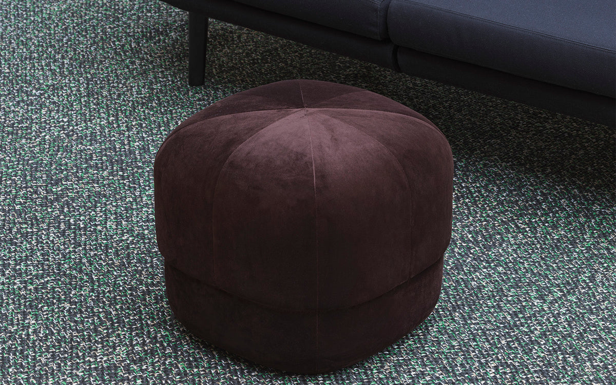 Circus Pouf Klein coffee/Velour in  präsentiert im Onlineshop von KAQTU Design AG. Pouf ist von Normann Copenhagen