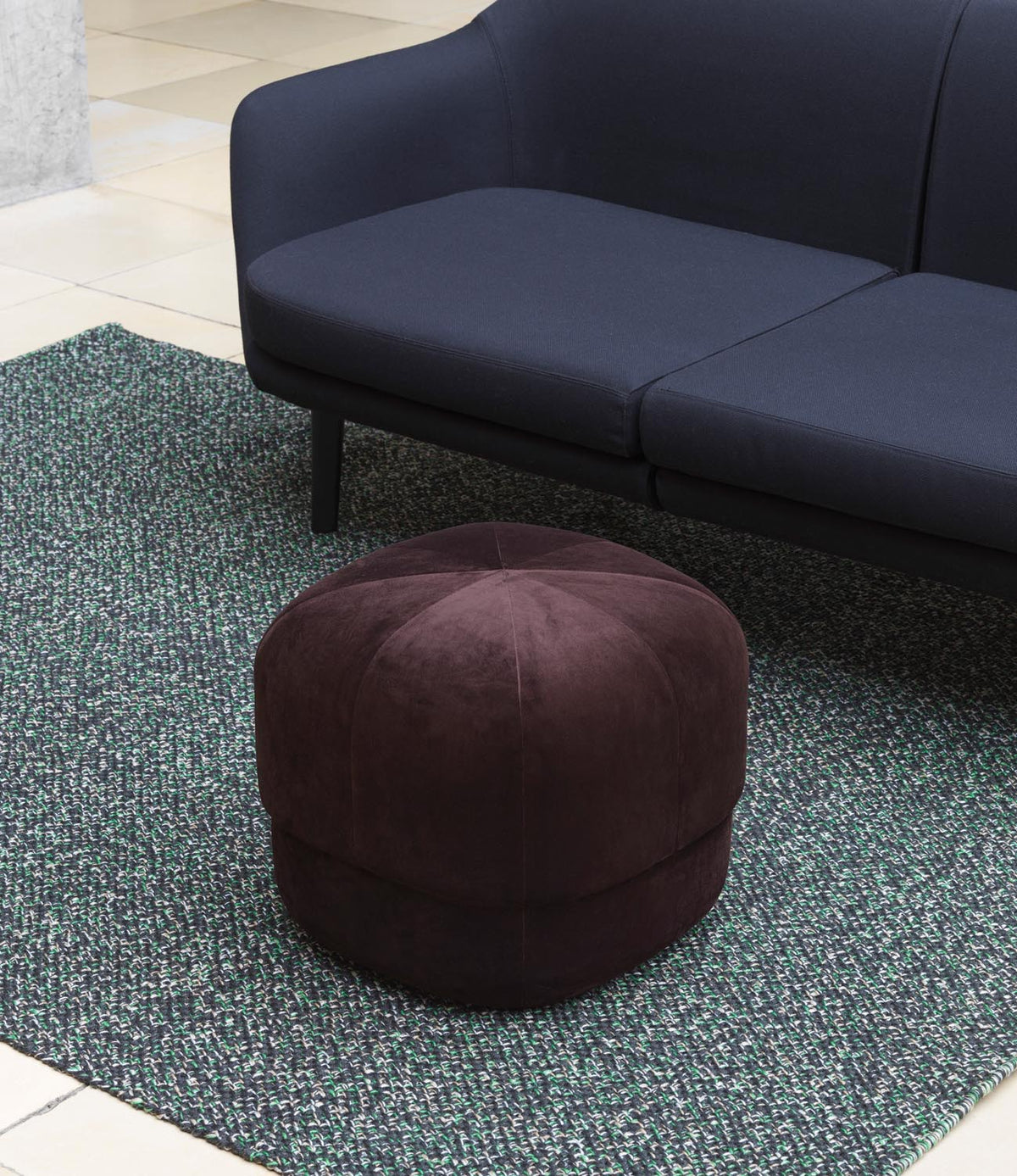 Circus Pouf Klein coffee/Velour in  präsentiert im Onlineshop von KAQTU Design AG. Pouf ist von Normann Copenhagen
