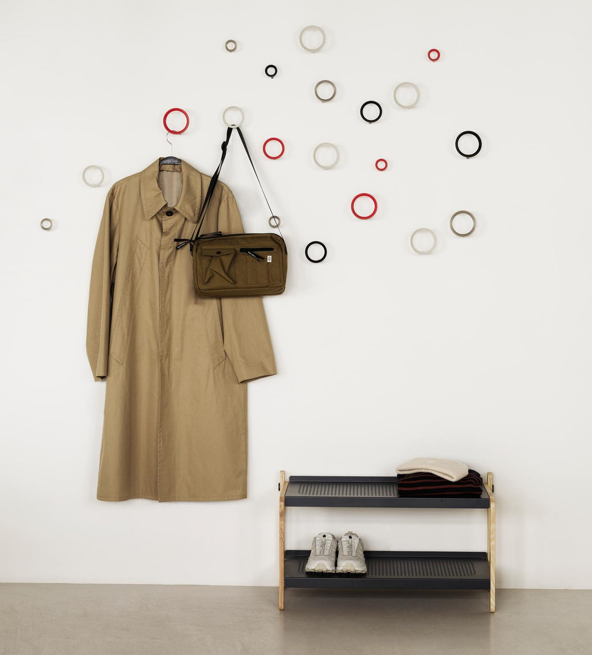 Sko Schuhregal in  präsentiert im Onlineshop von KAQTU Design AG. Schuhregal ist von Normann Copenhagen