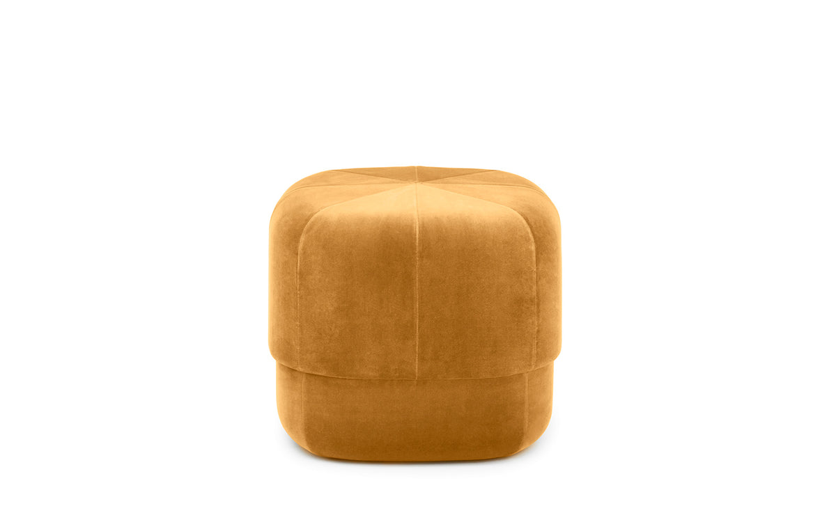 Circus Pouf Klein gelb/Velour in  präsentiert im Onlineshop von KAQTU Design AG. Pouf ist von Normann Copenhagen