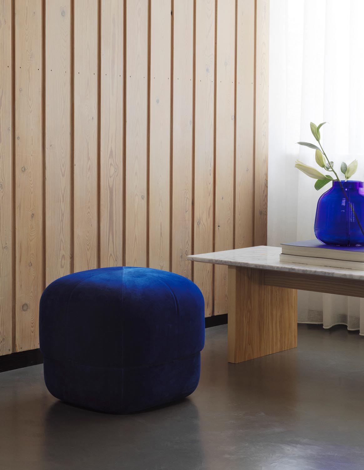 Circus Pouf Klein gelb/Velour in  präsentiert im Onlineshop von KAQTU Design AG. Pouf ist von Normann Copenhagen