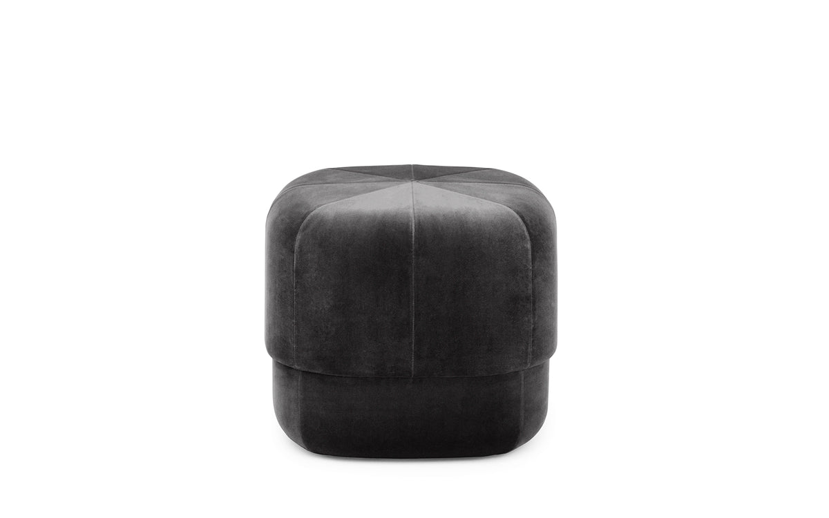 Circus Pouf Klein grau/Velour in  präsentiert im Onlineshop von KAQTU Design AG. Pouf ist von Normann Copenhagen