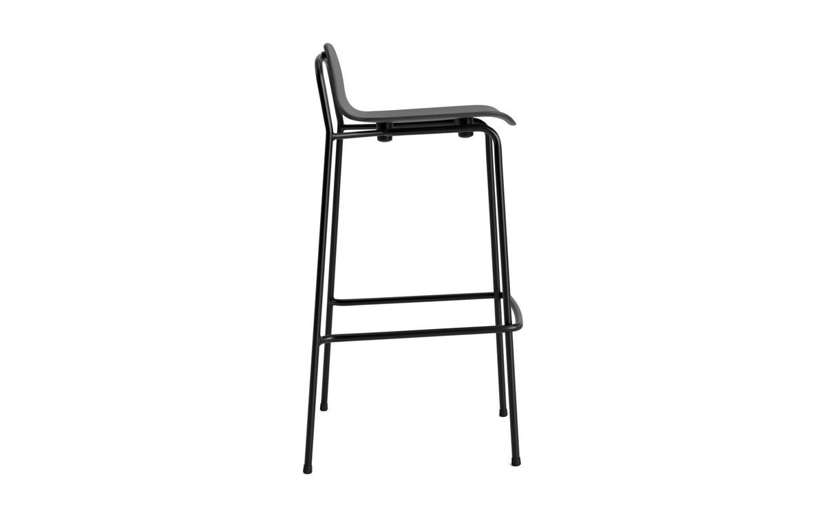Studio Barhocker 75 cm schwarzes Stahl schwarz in Schwarz präsentiert im Onlineshop von KAQTU Design AG. Barhocker ist von Normann Copenhagen