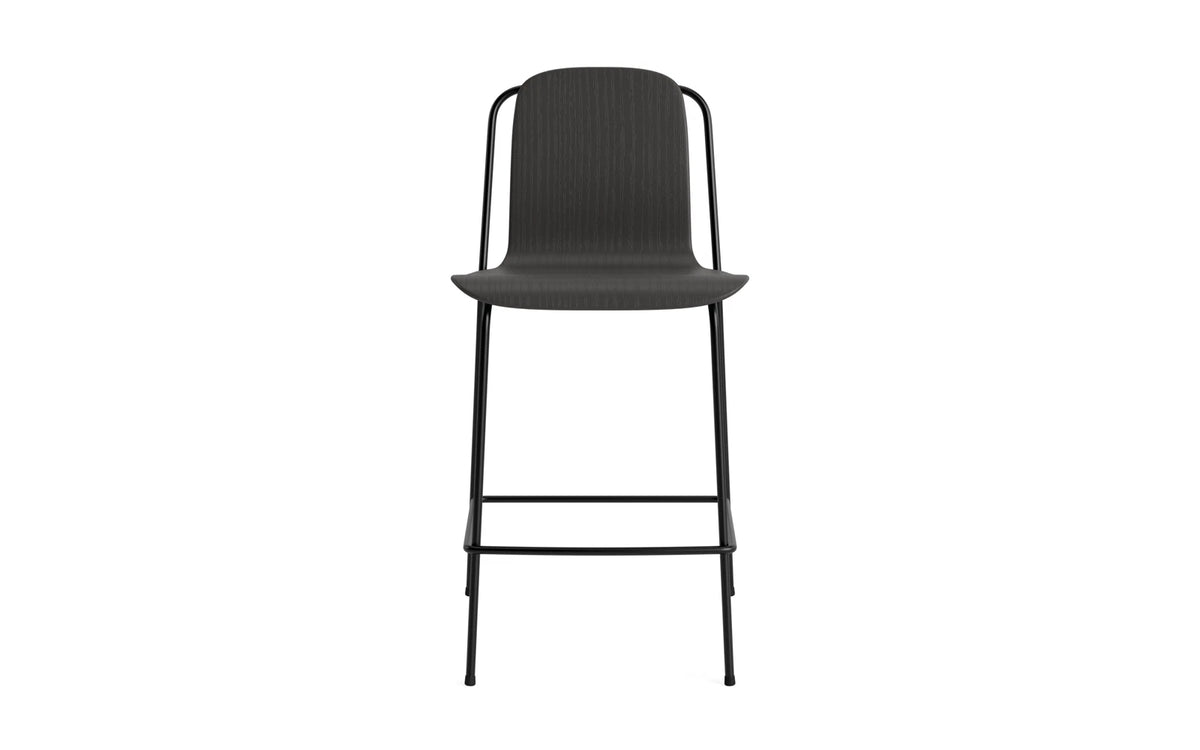 Studio Barstuhl 65 cm schwarzes Stahl/schwarz in Schwarz präsentiert im Onlineshop von KAQTU Design AG. Barstuhl ist von Normann Copenhagen